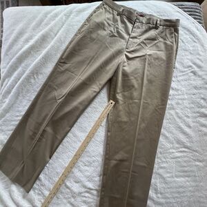 Dockers Khaki Pants Mens Size 38X34 Good Condition Smoke-Free and Clean